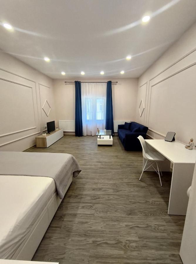 Lovely Apartment In The Heart Of The City Тимишоара Екстериор снимка